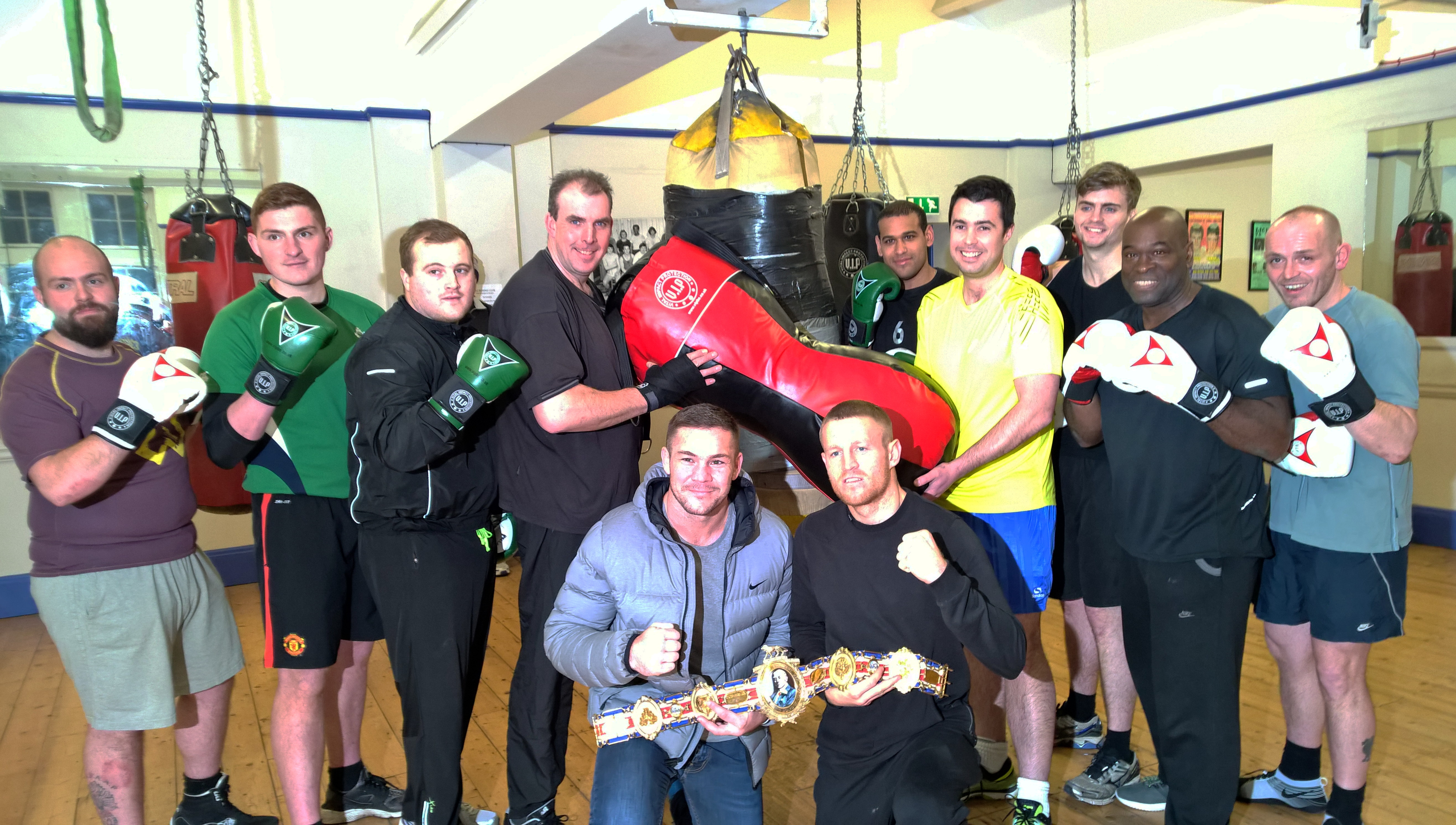 Boxing greats present the club with new equipment